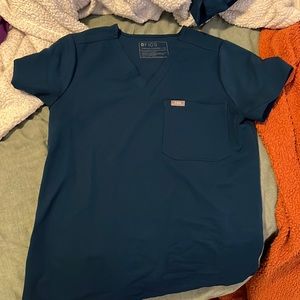 Caribbean Blue Figs One Pocket Scrub Top